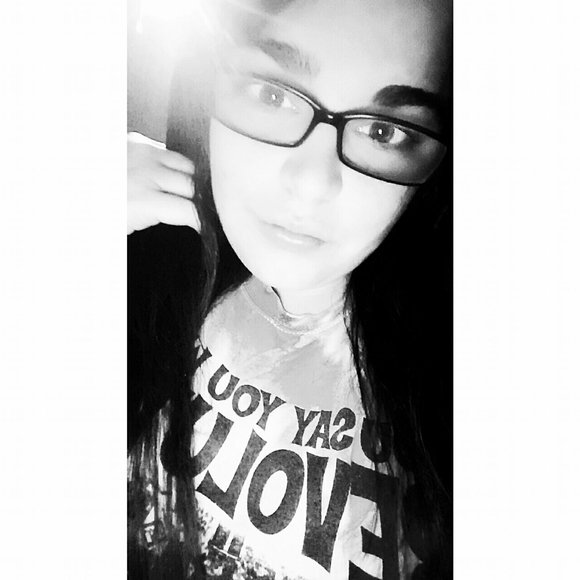 Meet your Posher, Shelly - Picture 1 of 1